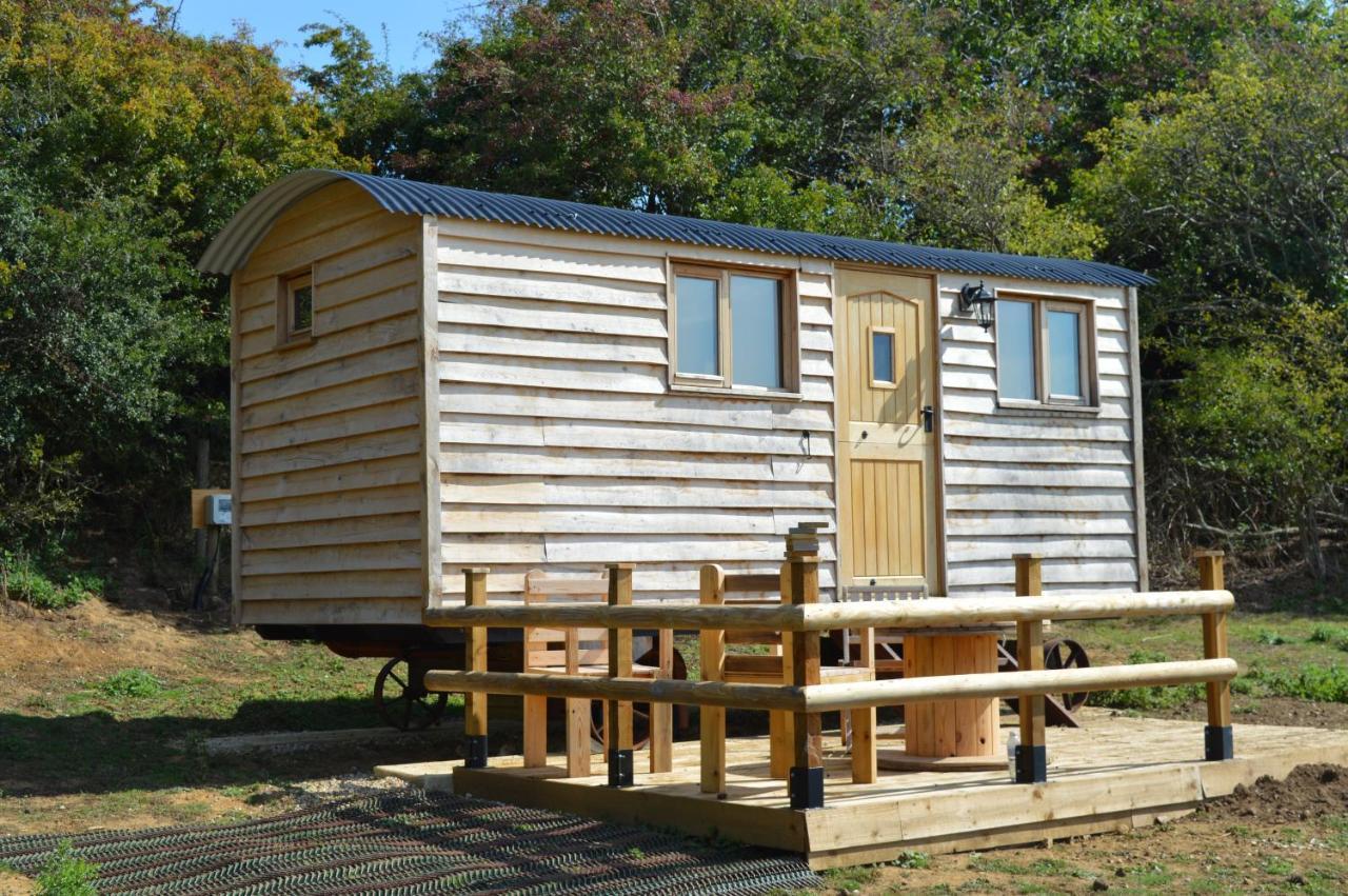 Under The Stars Shepherds Huts At Harbors Lake Newchurch  Εξωτερικό φωτογραφία